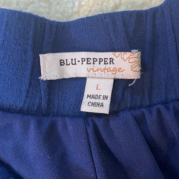 Embroidered Shorts - Picture 2 of 3